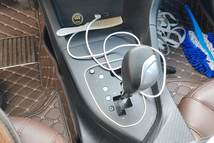 Used Soueast A5 Wing Dance 2019 1.5L CVT Wingzun Edition China VI compliant Gear Lever