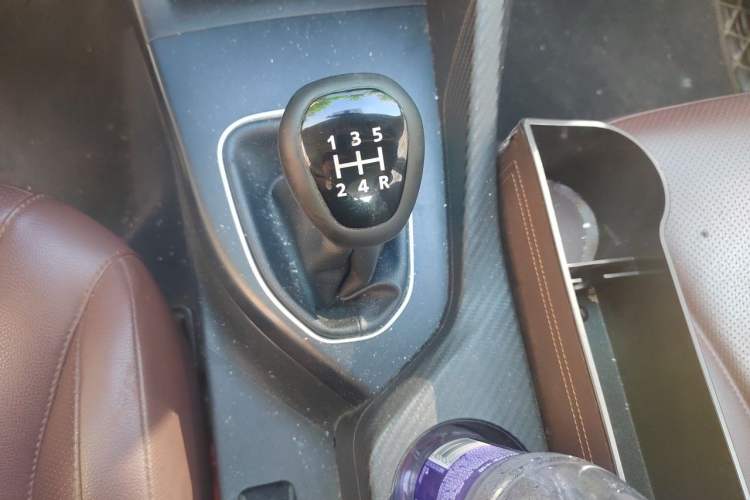 Used Soueast A5 Wing Dance 2019 1.5L Manual Eado Supreme Edition China VI Gear Lever