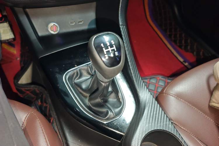 Used Soueast A5 Wing Dance 2019 1.5L Manual Eado Supreme Edition China VI Gear Lever