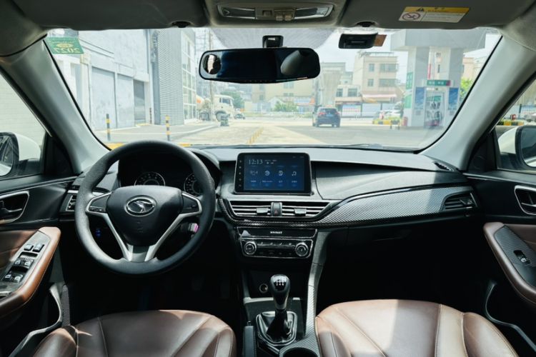 Used Soueast A5 Wing Dance 2019 1.5L Manual Luxury Version China V Standard Interior 1