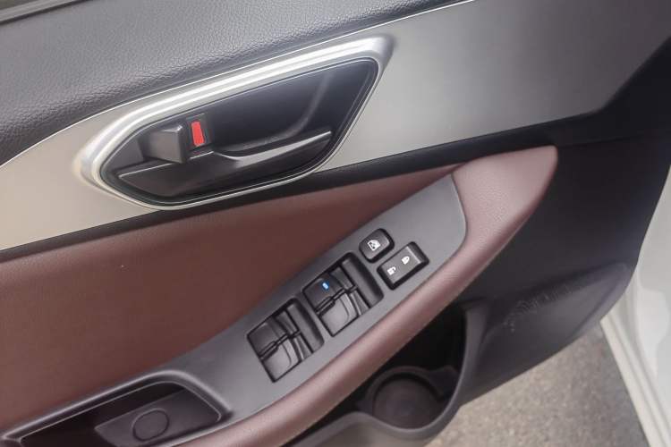 Used Soueast A5 Wing Dance 2019 1.5L CVT Wing豪 Edition China VI Standard Interior 1