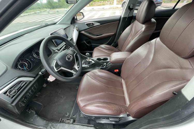 Used Soueast A5 Wing Dance 2019 1.5L Manual Luxury Version China V Standard Interior 1