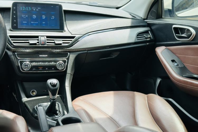 Used Soueast A5 Wing Dance 2019 1.5L Manual Luxury Version China V Standard Interior 2