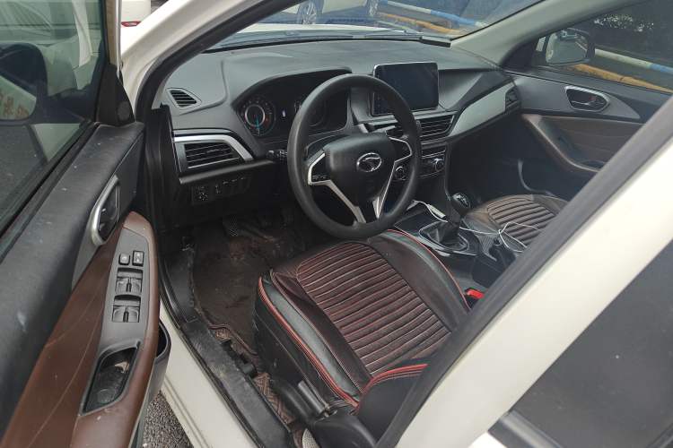 Used Soueast A5 Wing Dance 2019 1.5L Manual Luxury Version China V Standard Interior 2