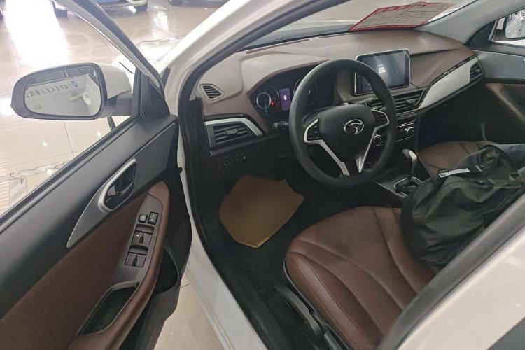 Used Soueast A5 Wing Dance 2019 1.5L CVT Wingzun Edition China VI compliant Interior 2