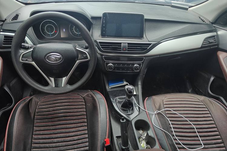 Used Soueast A5 Wing Dance 2019 1.5L Manual Luxury Version China V Standard Interior 3