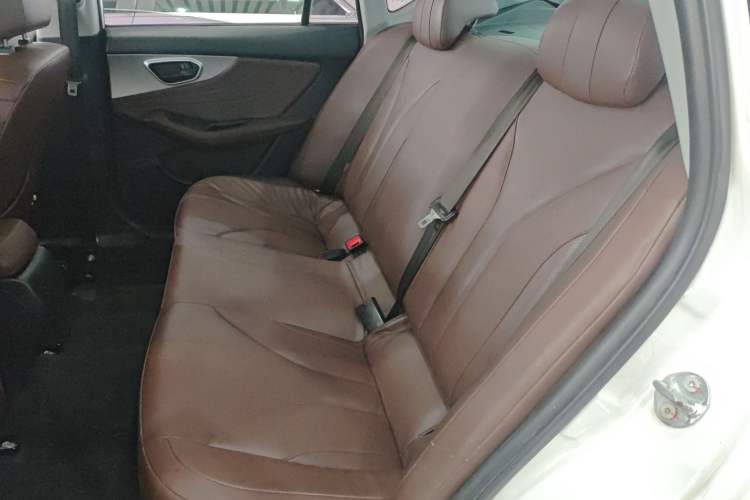 Used Soueast A5 Wing Dance 2019 1.5L CVT Wingzun Edition China VI compliant Interior 3