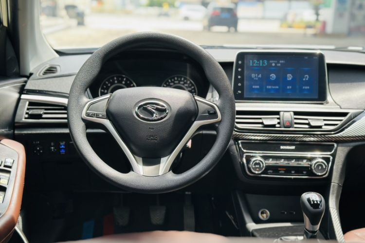 Used Soueast A5 Wing Dance 2019 1.5L Manual Luxury Version China V Standard Interior 4