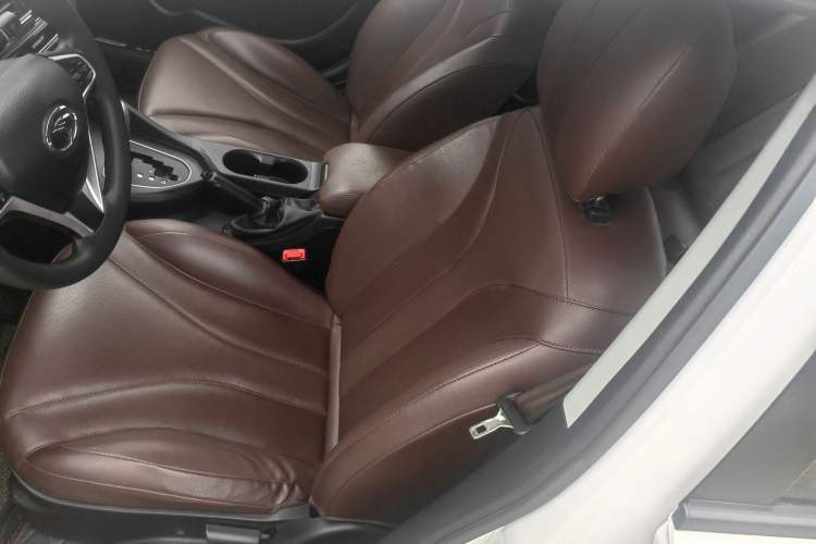 Used Soueast A5 Wing Dance 2019 1.5L CVT Wing豪 Edition China VI Standard Interior 5