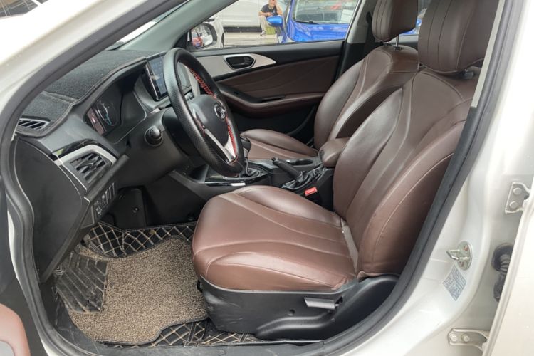Used Soueast A5 Wing Dance 2019 1.5L Manual Luxury Version China V Standard Interior 5