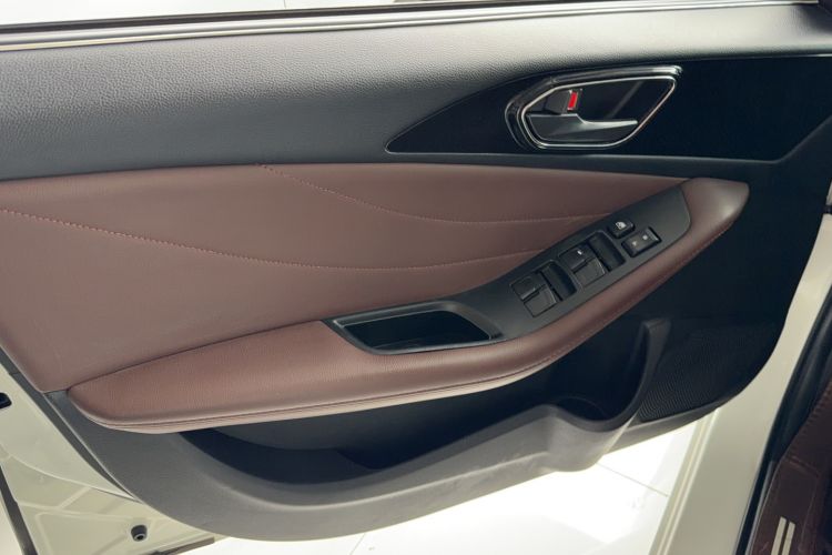Used Soueast A5 Wing Dance 2019 1.5L Manual Luxury Edition China V Standard Interior 6
