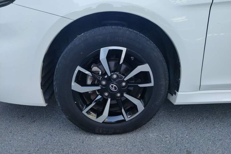 Used Soueast A5 Wing Dance 2019 1.5L Manual Flagship Version China V Standard Left Front Wheel Hub