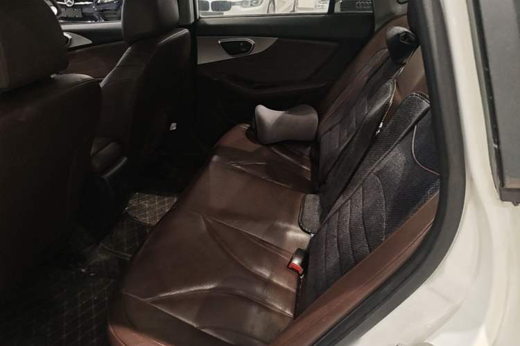 Used Soueast A5 Wing Dance 2019 1.5L Manual Luxury Version China V Standard Left Rear Seat