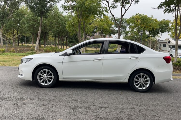 Used Soueast A5 Wing Dance 2019 1.5L Manual Luxury Version China V Standard Left Side