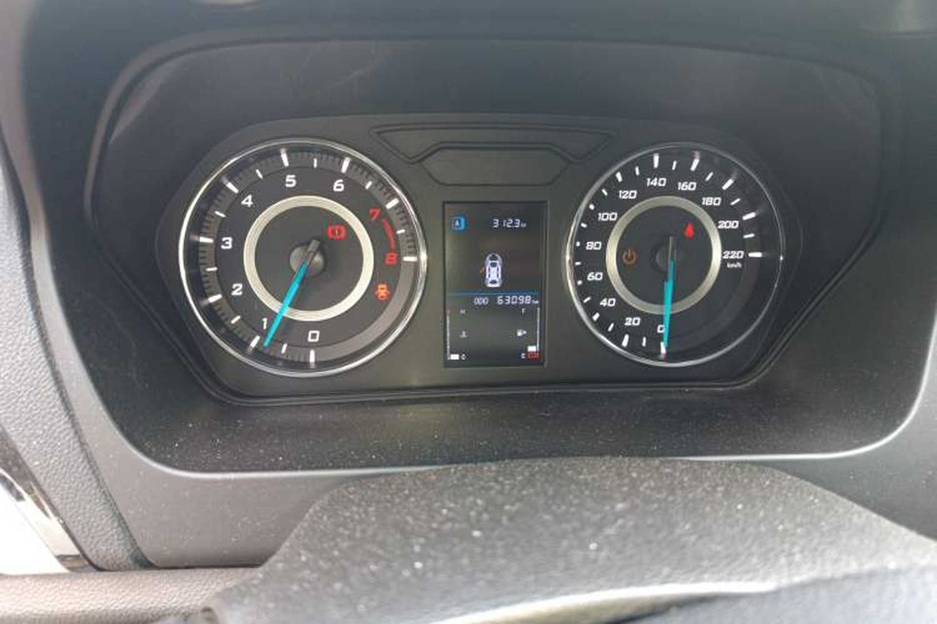 Used Soueast A5 Wing Dance 2019 1.5L Manual Luxury Version China V Standard Odometer Close Up