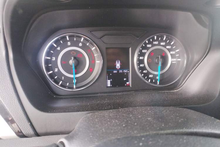 Used Soueast A5 Wing Dance 2019 1.5L Manual Luxury Version China V Standard Odometer Close Up