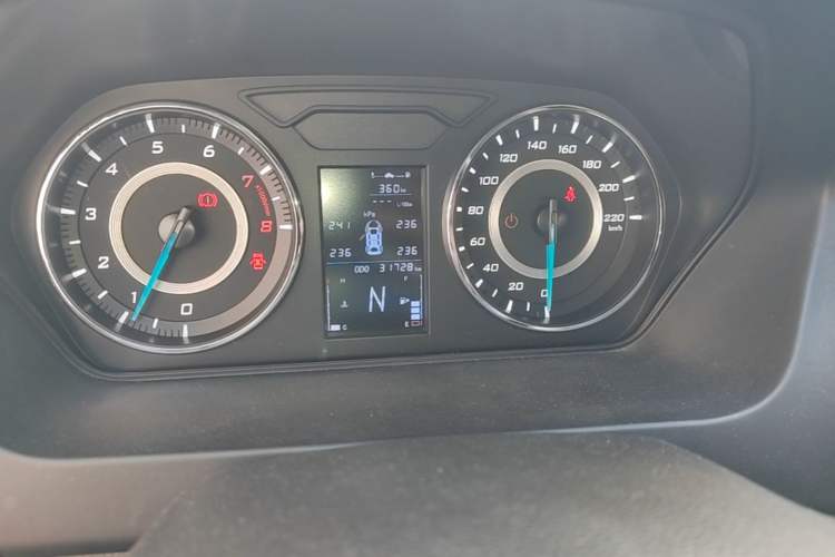 Used Soueast A5 Wing Dance 2019 1.5L CVT Wingzun Edition China VI compliant Odometer Close Up
