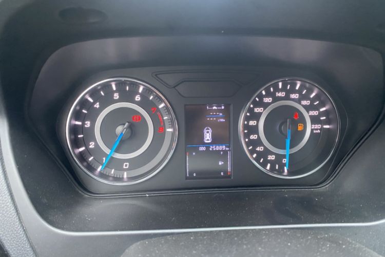 Used Soueast A5 Wing Dance 2019 1.5L Manual Luxury Version China V Standard Odometer Close Up