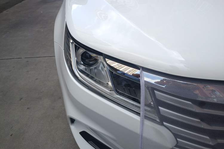 Used Soueast A5 Wing Dance 2019 1.5L CVT Luxury Edition China V Standard Right Front Headlight