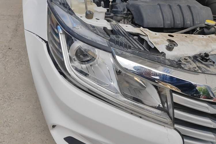 Used Soueast A5 Wing Dance 2019 1.5L CVT Wingzun Edition China VI compliant Right Front Headlight