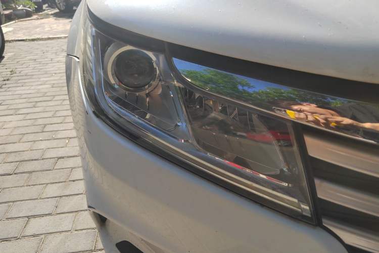 Used Soueast A5 Wing Dance 2019 1.5L Manual Eado Supreme Edition China VI Right Front Headlight