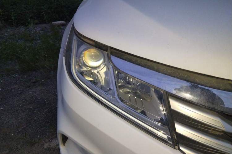 Used Soueast A5 Wing Dance 2019 1.5L Manual Luxury Version China V Standard Right Front Headlight