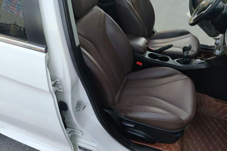 Used Soueast A5 Wing Dance 2019 1.5L Manual Flagship Version China V Standard Right Front Seat