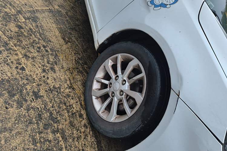 Used Soueast A5 Wing Dance 2019 1.5L CVT Luxury Edition China V Standard Right Front Wheel Hub