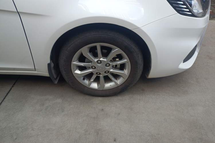 Used Soueast A5 Wing Dance 2019 1.5L CVT Luxury Edition China V Standard Right Front Wheel Hub