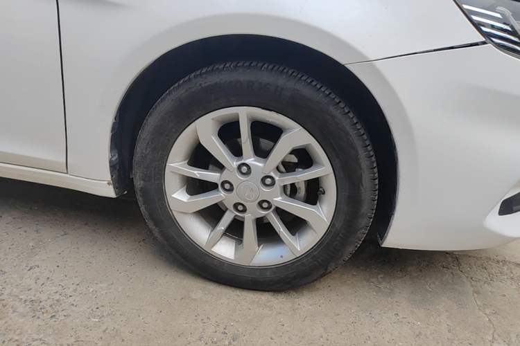 Used Soueast A5 Wing Dance 2019 1.5L CVT Wingzun Edition China VI compliant Right Front Wheel Hub