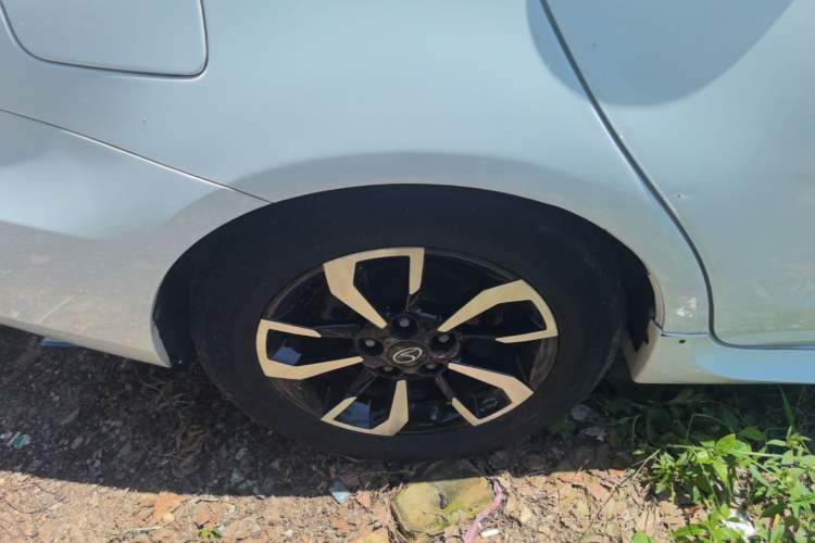 Used Soueast A5 Wing Dance 2019 1.5L Manual Flagship Version China V Standard Right Rear Wheel Hub