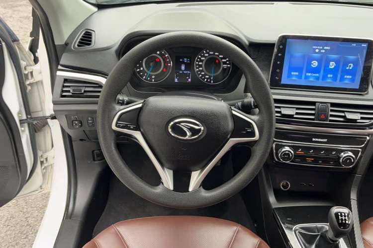 Used Soueast A5 Wing Dance 2019 1.5L Manual Luxury Version China V Standard Steering Wheel