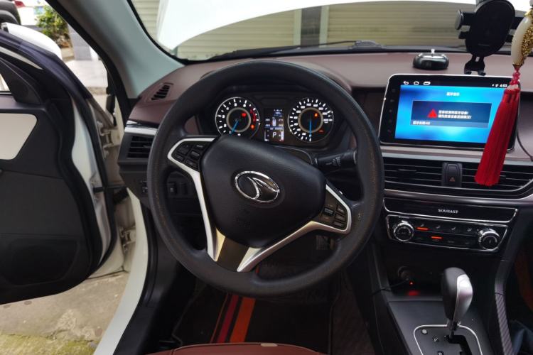 Used Soueast A5 Wing Dance 2019 1.5L CVT Wingzun Edition China VI compliant Steering Wheel