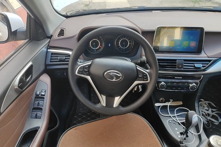 Used Soueast A5 Wing Dance 2019 1.5L CVT Wingzun Edition China VI compliant Steering Wheel