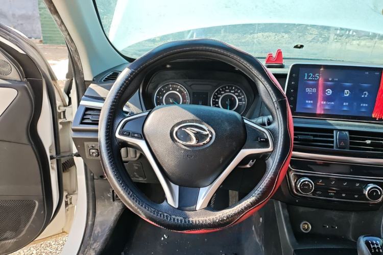 Used Soueast A5 Wing Dance 2019 1.5L Manual Luxury Version China V Standard Steering Wheel