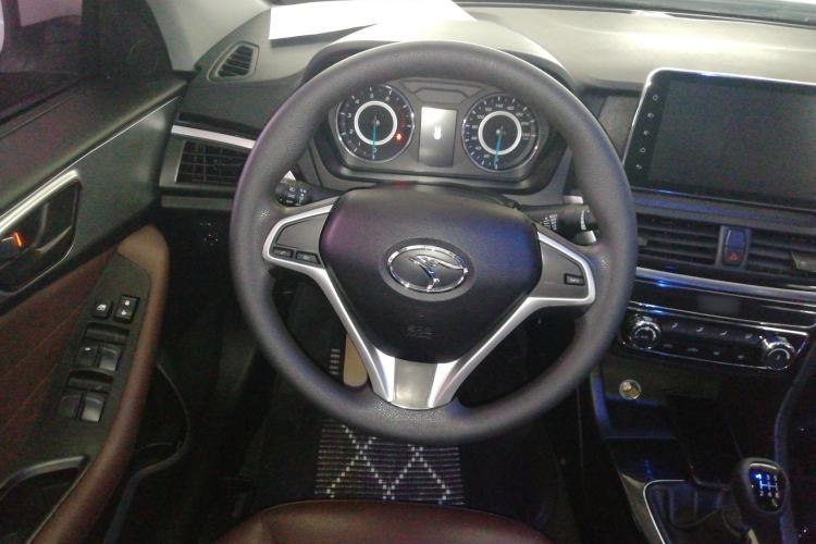 Used Soueast A5 Wing Dance 2019 1.5L Manual Luxury Version China V Standard Steering Wheel