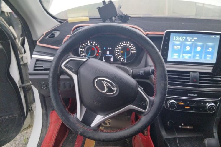 Used Soueast A5 Wing Dance 2019 1.5L Manual Luxury Version China V Standard Steering Wheel