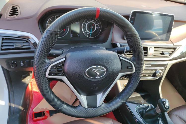 Used Soueast A5 Wing Dance 2019 1.5L Manual Luxury Edition China V Standard Steering Wheel