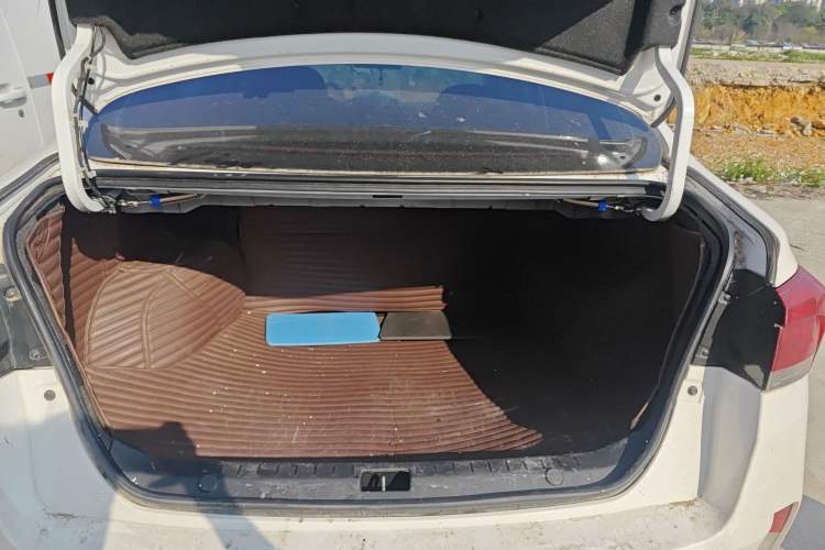 Used Soueast A5 Wing Dance 2019 1.5L Manual Luxury Edition China V Standard Trunk