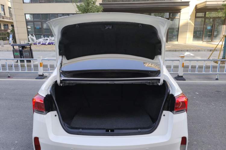 Used Soueast A5 Wing Dance 2019 1.5L Manual Flagship Version China V Standard Trunk