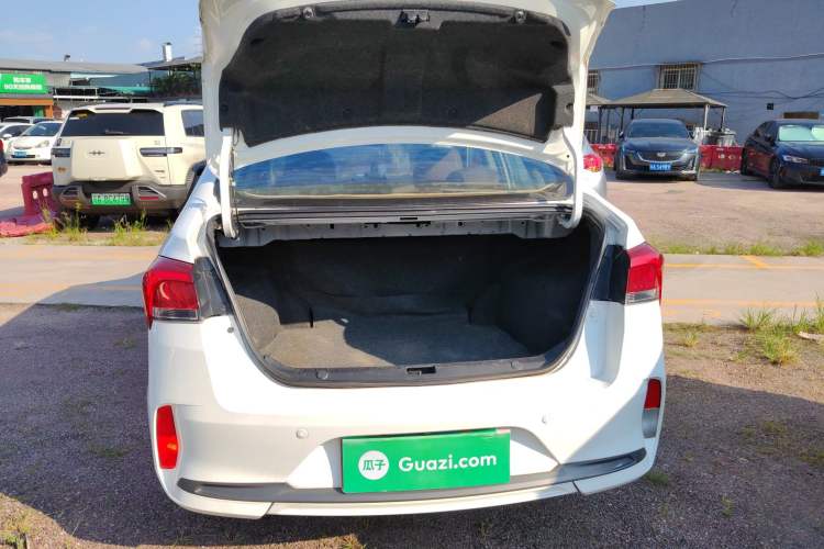 Used Soueast A5 Wing Dance 2019 1.5L Manual Luxury Edition China V Standard Trunk