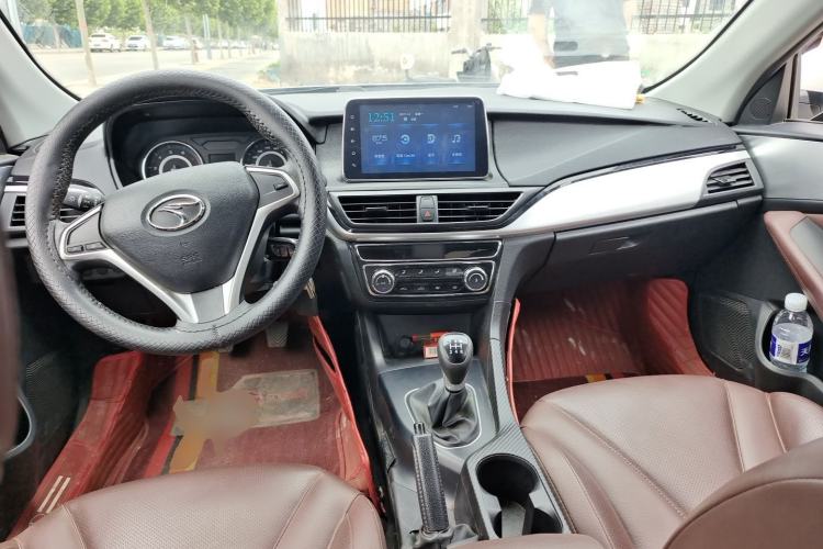 Used Soueast A5 Wing Dance 2021 1.5L Manual Wing豪 Edition Center Console