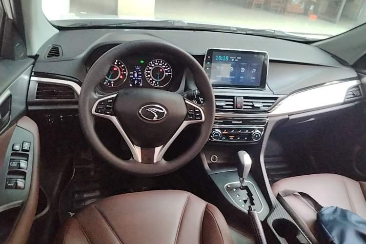 Used Soueast A5 Wing Dance 2022 1.5L CVT Wing豪 Edition Center Console
