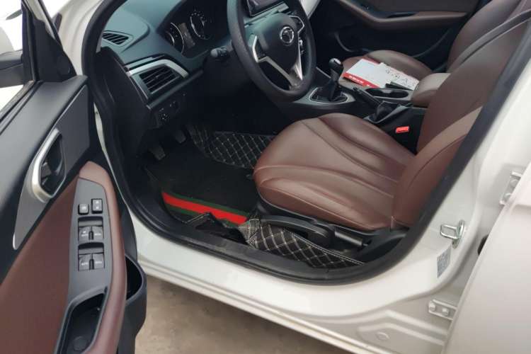Used Soueast A5 Wing Dance 2022 1.5L Manual - Wing豪 Edition Interior 3