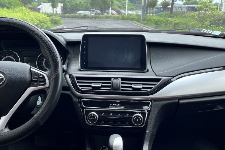 Used Soueast A5 Wing Dance 2022 1.5L CVT Wing豪 Edition Interior 5