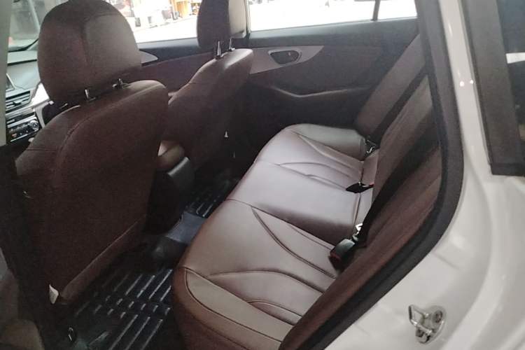Used Soueast A5 Wing Dance 2022 1.5L CVT Wing豪 Edition Left Rear Seat