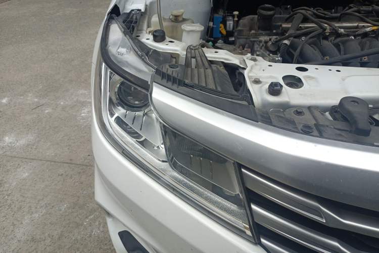Used Soueast A5 Wing Dance 2022 1.5L CVT Wing豪 Edition Right Front Headlight
