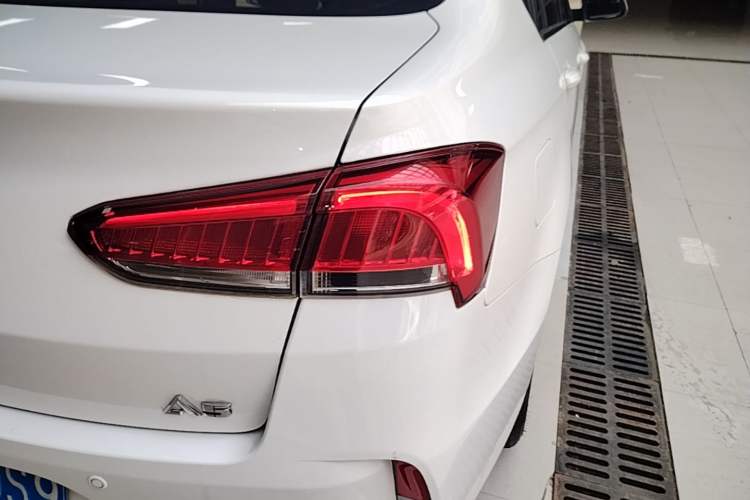 Used Soueast A5 Wing Dance 2022 1.5L CVT Wing豪 Edition Right Rear Taillight