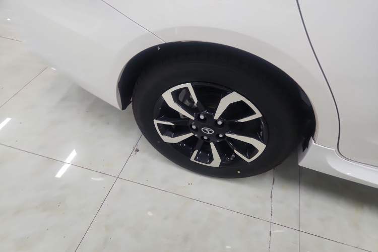 Used Soueast A5 Wing Dance 2022 1.5L CVT Wing Drill Model Right Rear Wheel Hub