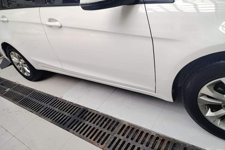 Used Soueast A5 Wing Dance 2022 1.5L CVT Wing豪 Edition Right Side Sill